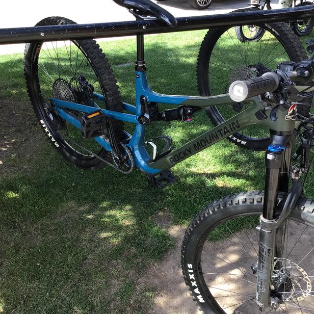 Photo of Small Mountain Bike Rocky Mountain Instinct Carbon 50